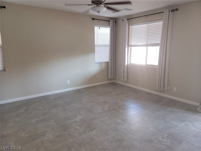 Photo - 2919 Tremont Ave