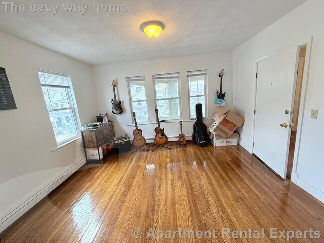 Photo - 27 Conwell Ave Unit #2