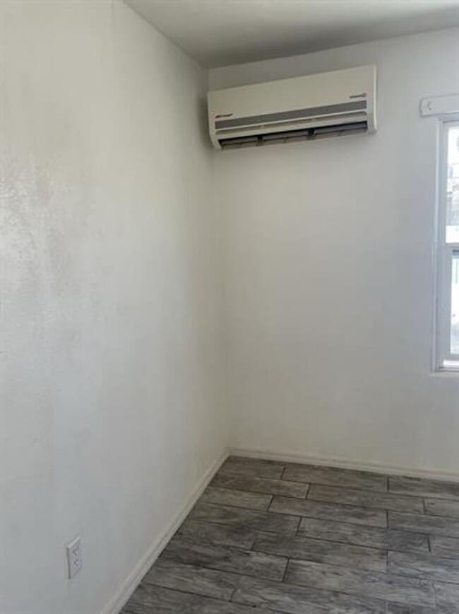Photo - Minutes to U of A Duplex