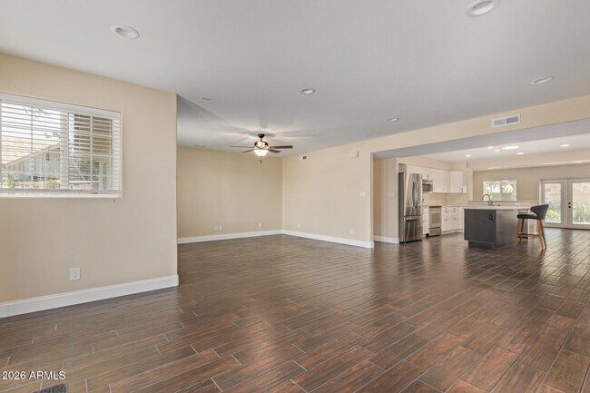 Photo - 1280 E Alameda Dr