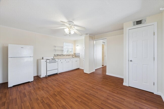 Photo - 4011 Vista Blvd