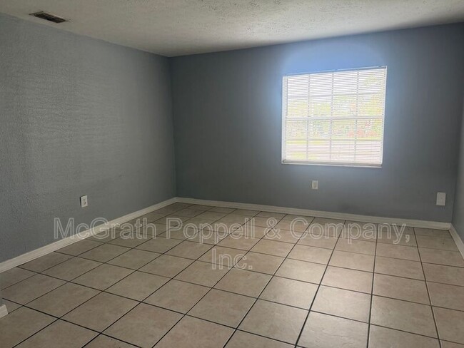 Photo - 3826 Lakeshore Dr Unit Apt B