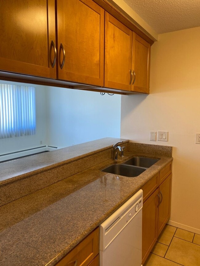 Photo - Oakridge Apartments