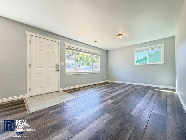 Photo - 3333-3335 Ward Ave