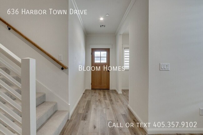 Photo - 636 Harbor Town Dr