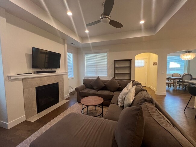 Photo - Newer Three bed, 2.5 bath Ashland Home | Available February!