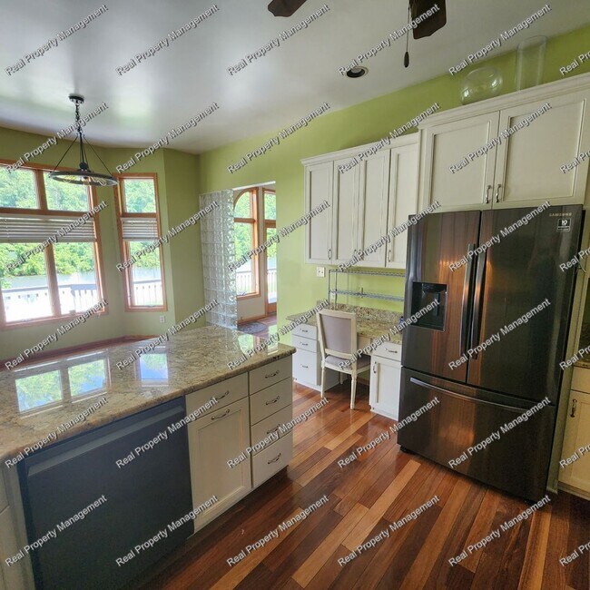 Photo - Gorgeous 4 Bedroom Ranch