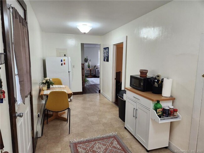 Photo - 2 Lyons Rd Unit 4