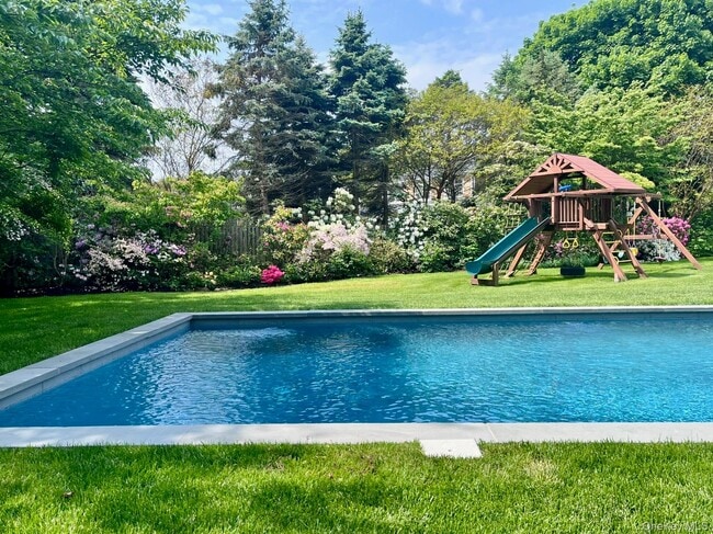 Photo - 70 S Country Rd