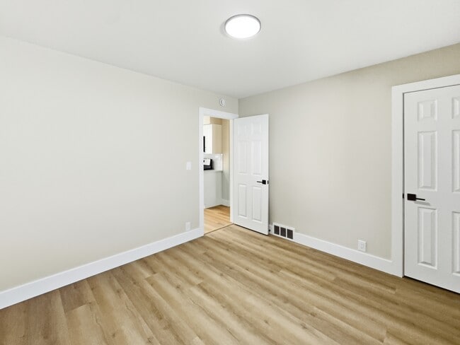 Photo - 2130 Brady Ave
