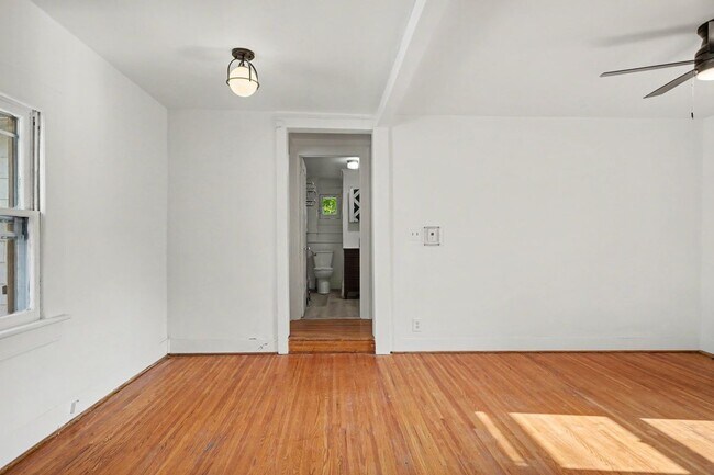 Photo - 54 Sanford St