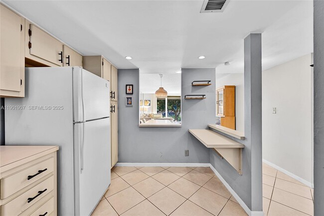 Photo - 3001 W Rolling Hills Cir Unit 210