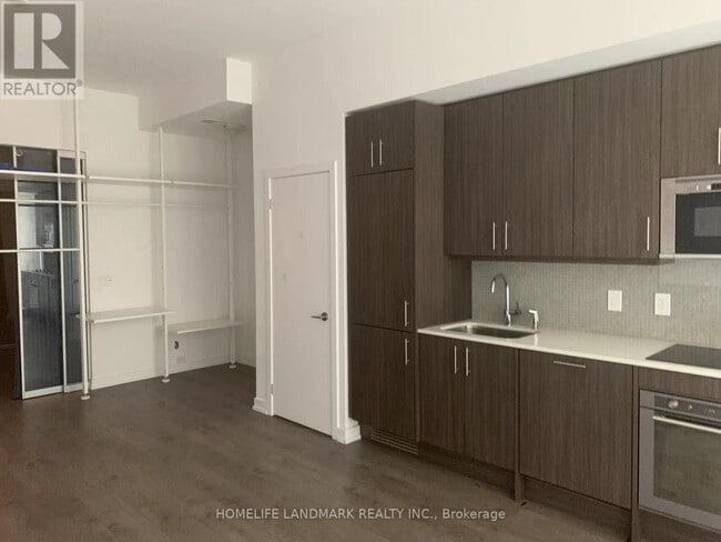 Photo - 297 College St Unit 727