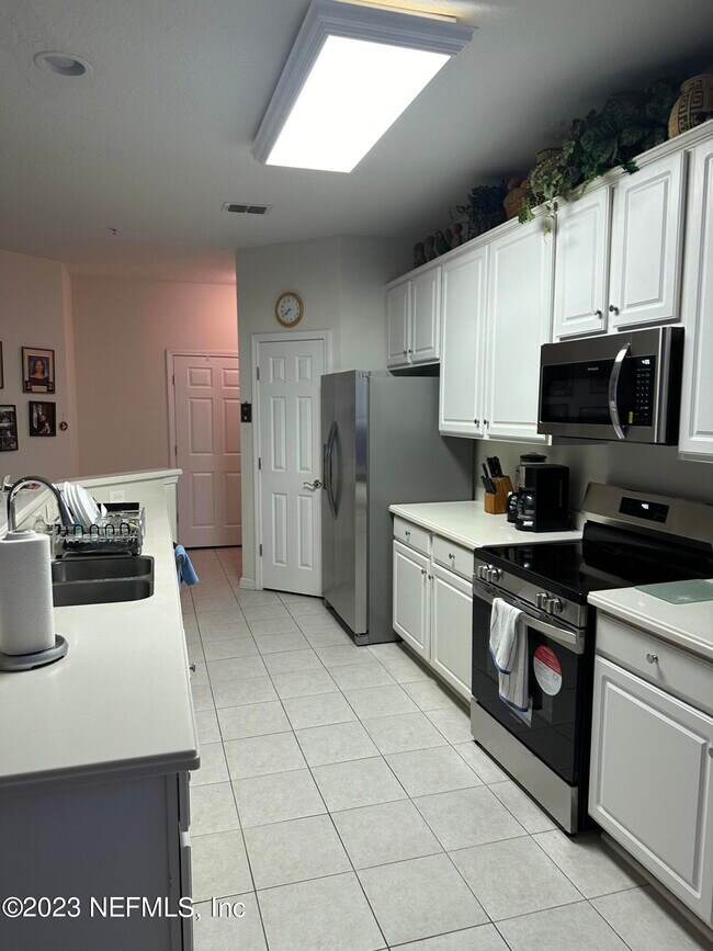 11251 Campfield Dr Condo Unit 4201 Condo for Rent in Jacksonville, FL