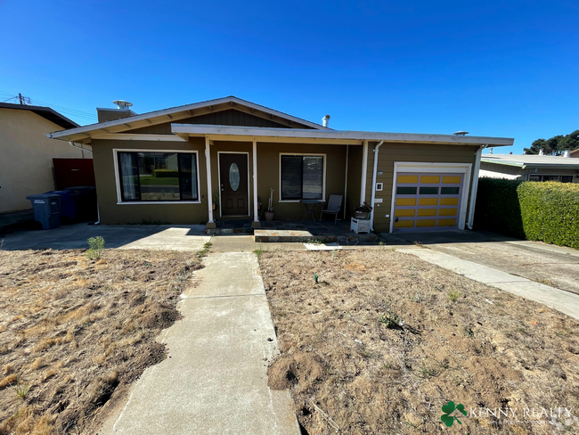 Building Photo - 2 Bedroom Home with Bonus Room in South Sa...