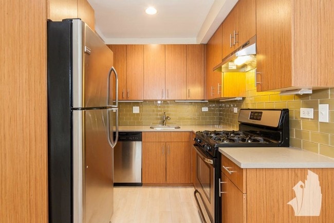 Building Photo - 3709 N Wilton Ave Unit 2