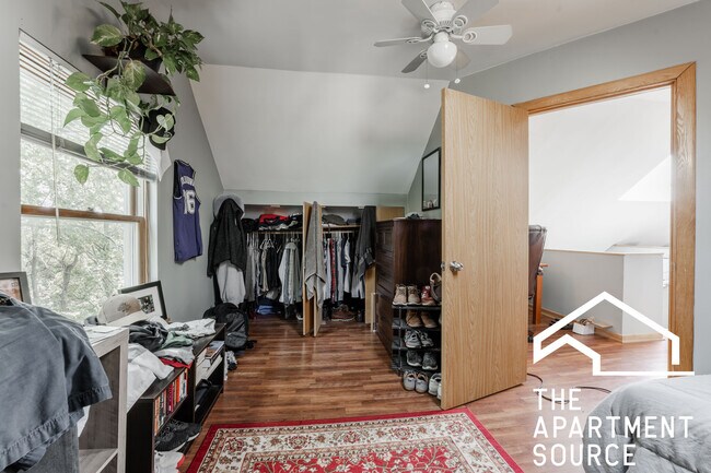 Photo - 3036 N Seminary Ave Unit 3