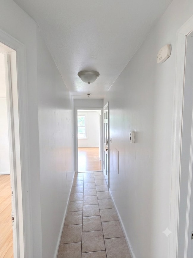 Photo - 623-625 Nott Street Unit 623-625 Nott St - 2
