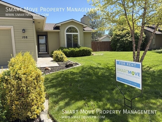 Photo - 108 W Crest Wood Dr