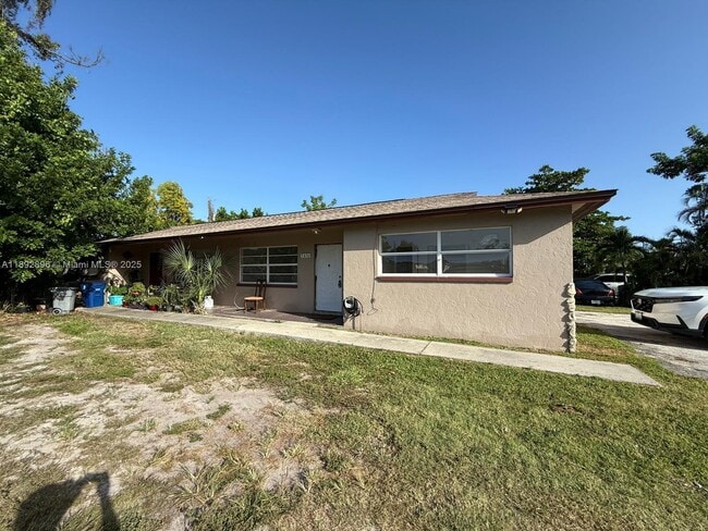 Building Photo - 5436 Tenth Ave Unit A