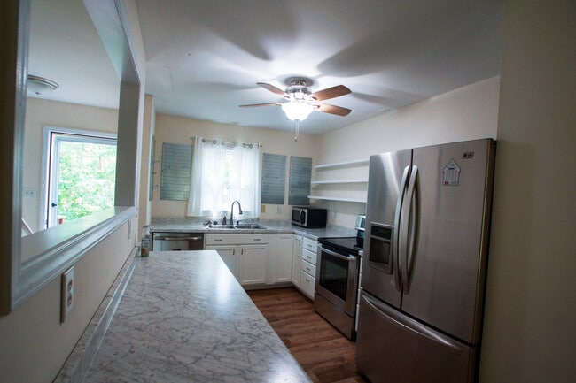 102 Weatherstone Dr