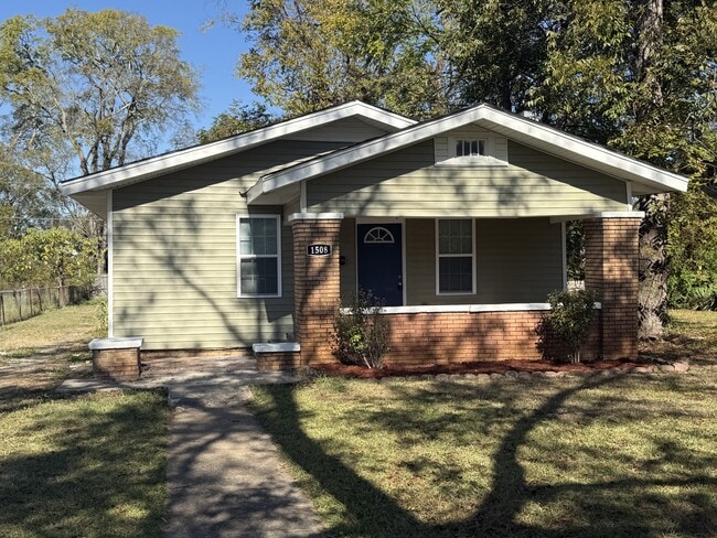 Building Photo - 1508 Alabama Ave SW