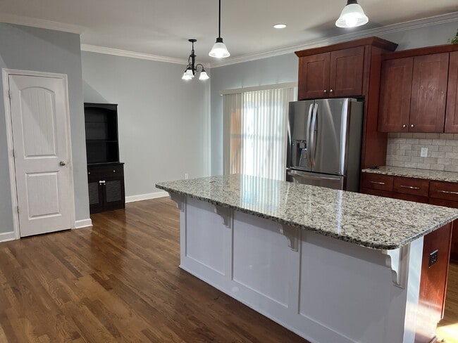 Photo - 6050 Sanmar Dr