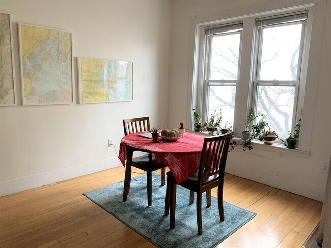 Photo - 64 Vinal Ave Unidad 2