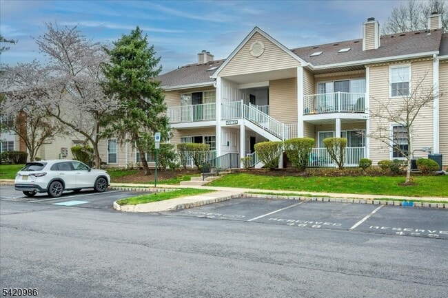 Building Photo - 69 Amberly Ct