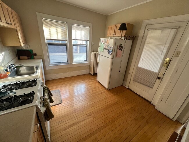 Photo - 2937 N Frederick Ave Unidad Upper