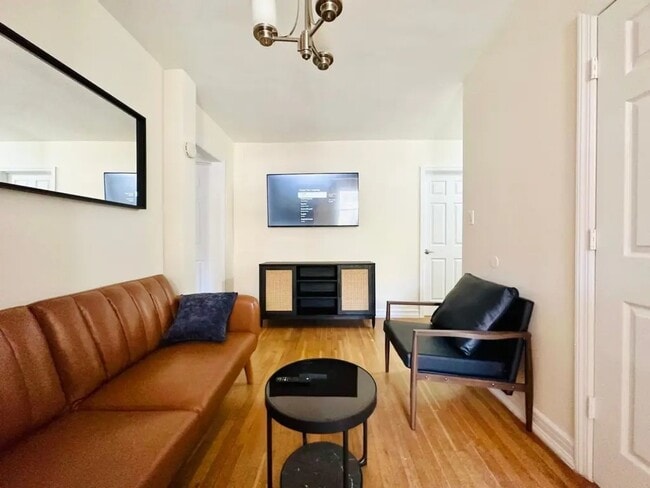 Photo - Furnished room/NOT APARTMENT Unit 4