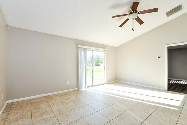 Photo - 1371 Summerbrook Dr