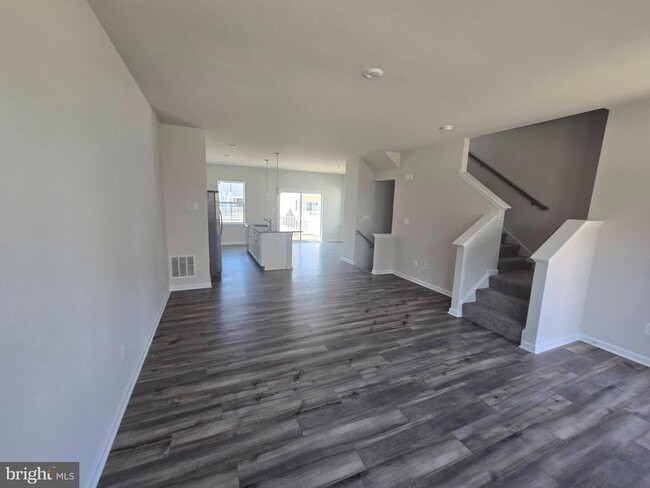 Photo - 1356 Red Clover Ln