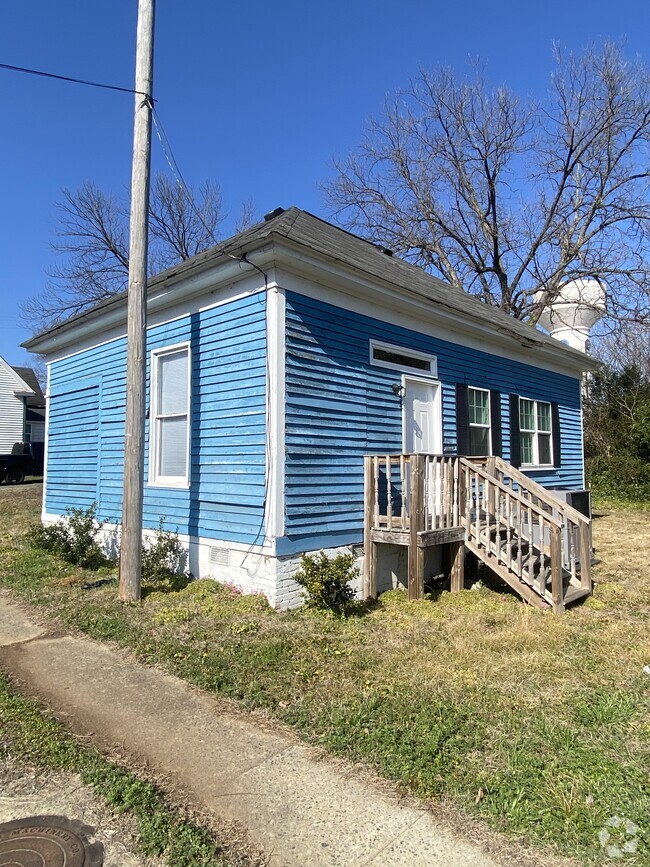 Building Photo - 244 W Black St Rental