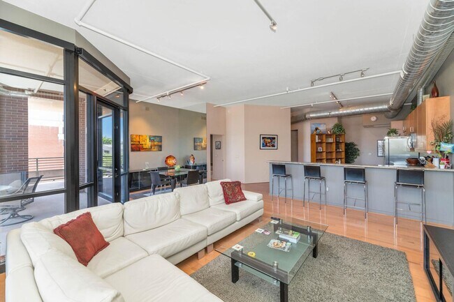 Building Photo - Rates Vary: $2,495 - $5,495 Rental