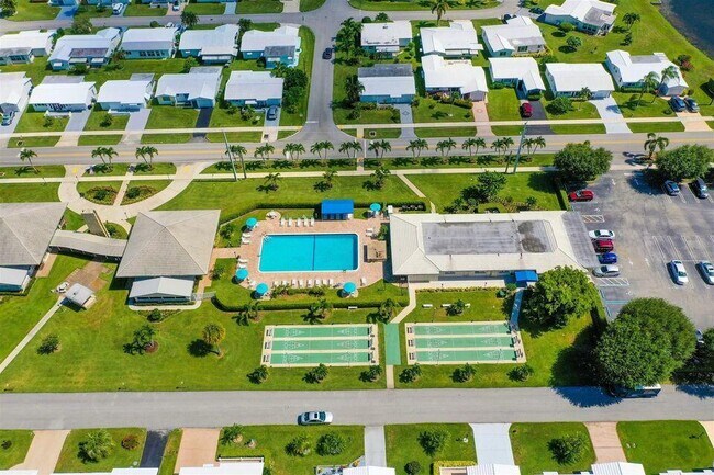 Photo - 1112 Lake Terrace Unit 208