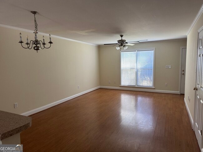 Photo - 135 Logmont Trace