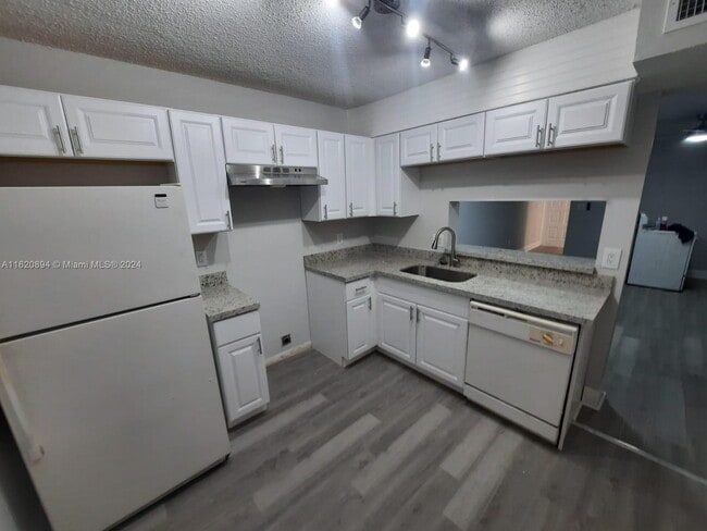 Photo - 1400 Jefferson Dr