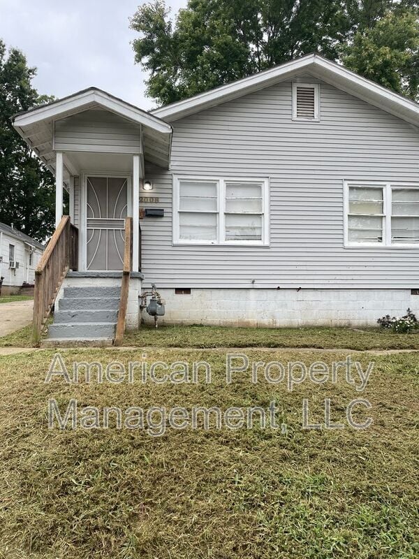 Building Photo - 2008 E 12th St Rental