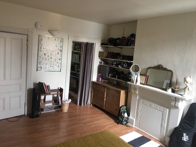 Dormitorio - 434 S Pacific Ave