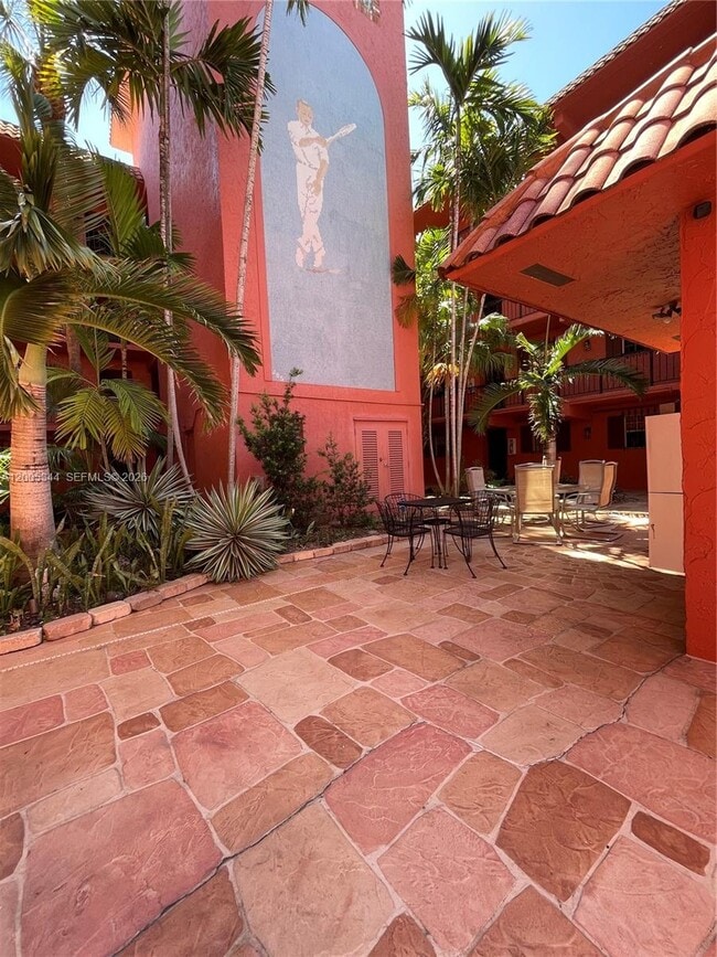 Building Photo - 660 Tennis Club Dr Unit 201