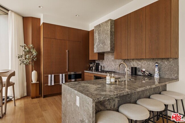Photo - 211 Elm Ct Unit 13E