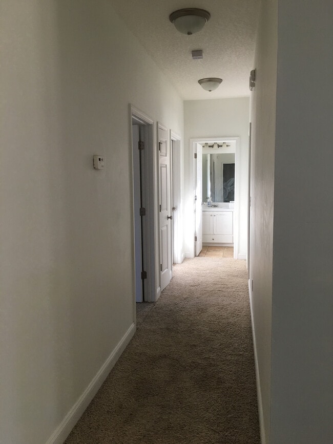 Photo - 17 Gracie Ln