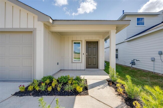 Building Photo - 113 Langston St