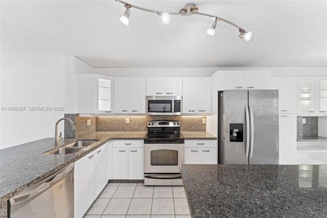 Photo - 1120 W Lake St