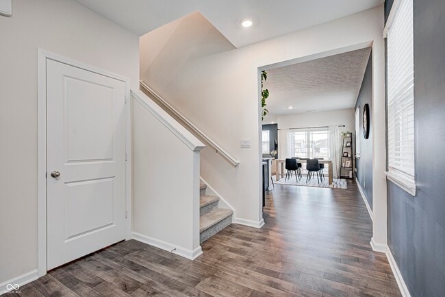 2214 Warbler St