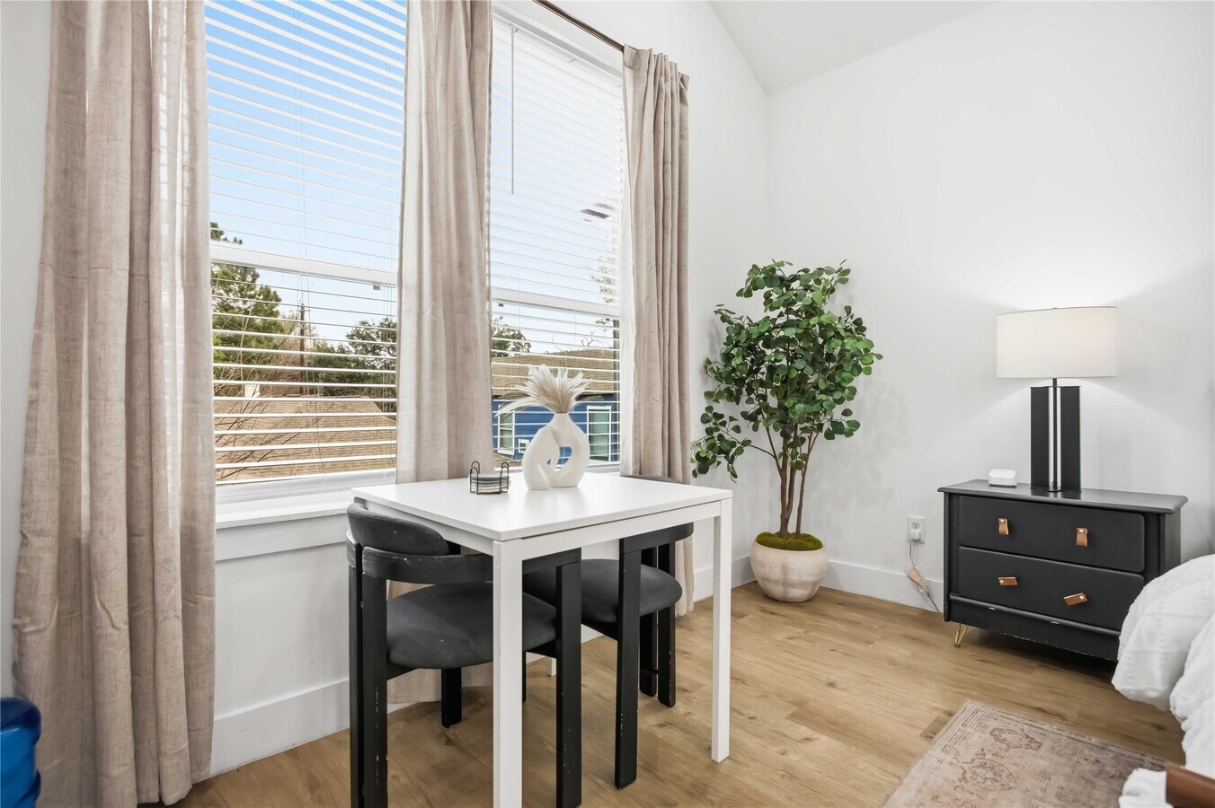 Photo - 4209 McKinney St Unit 2