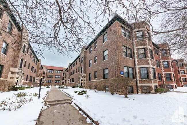 Building Photo - 1 bedroom in Evanston IL 60201 Unit C1