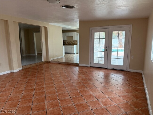 Photo - 5504 W Bartlett Ave