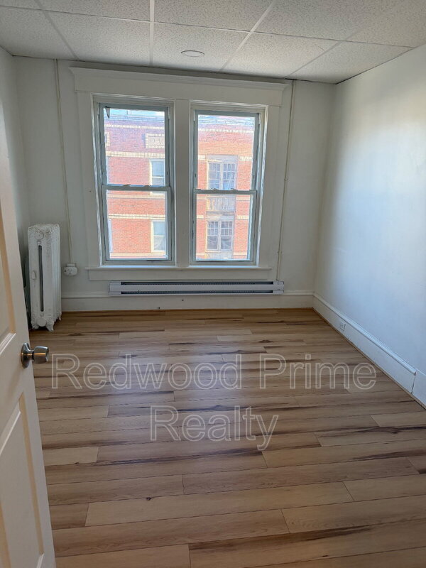 Photo - 2901 Maple Ave